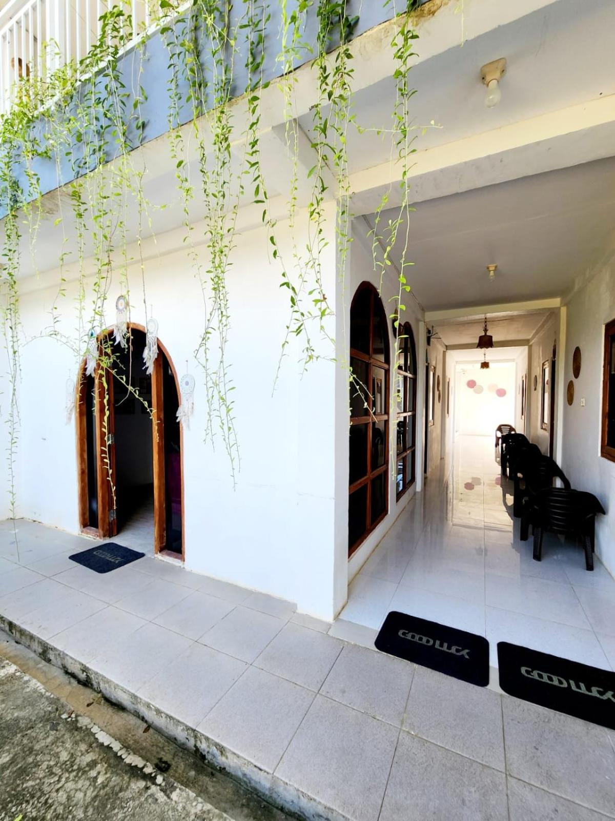 D'Flora Homestay 라부안 바조 외부 사진