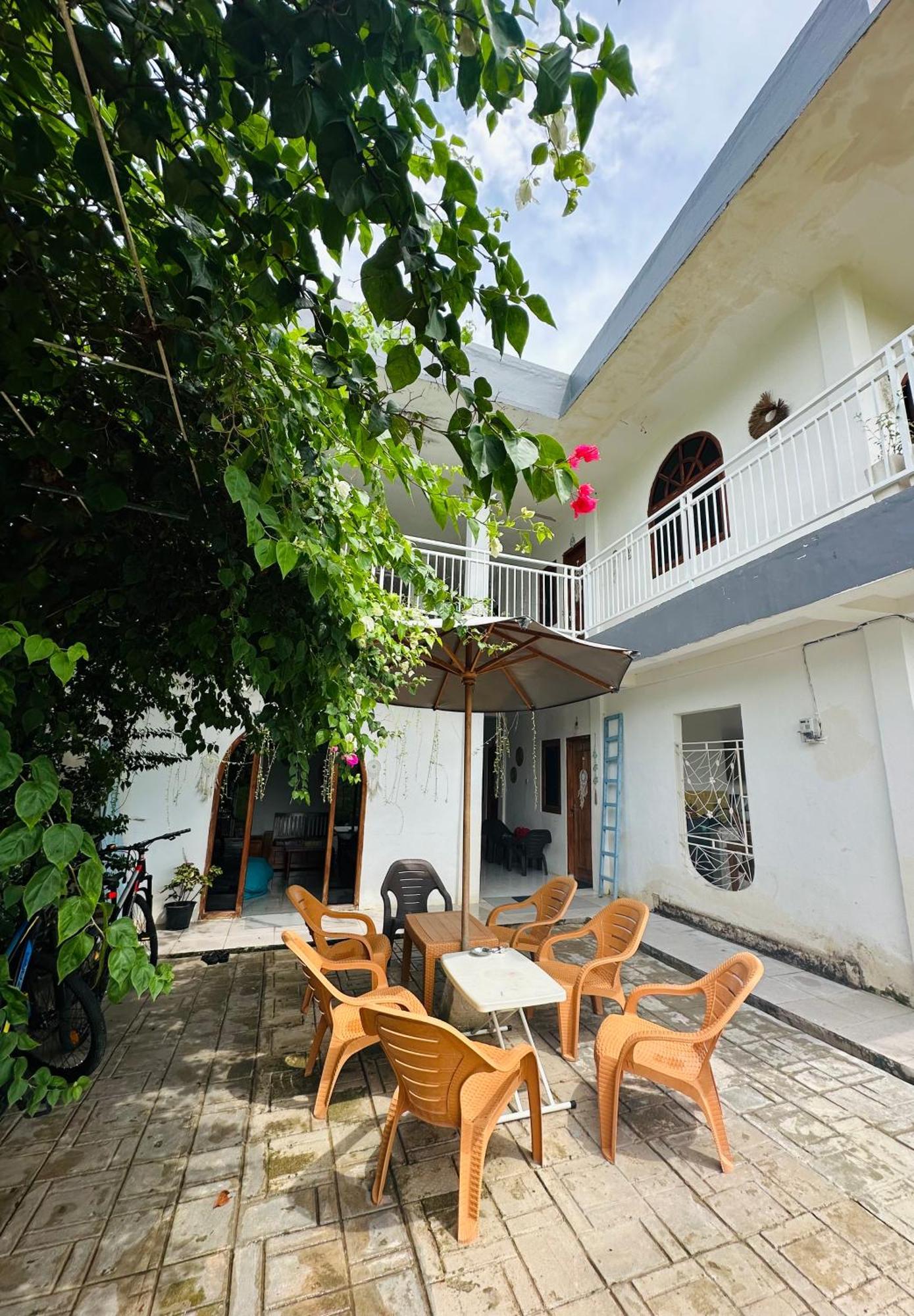 D'Flora Homestay 라부안 바조 외부 사진